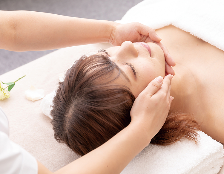 美容サロンの施術・接客をイメージしたビジュアル